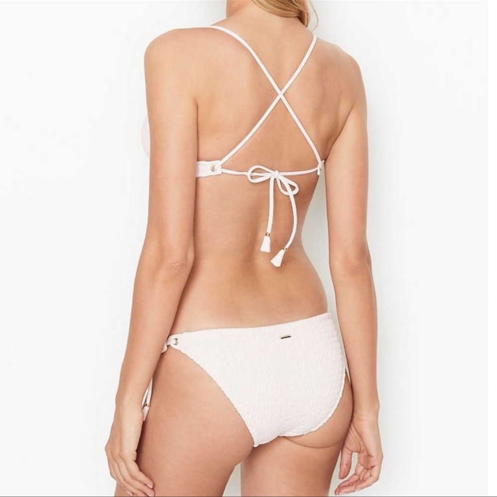 Victoria’s Secret XL Swimsuit top

19 - Picture 4 of 7